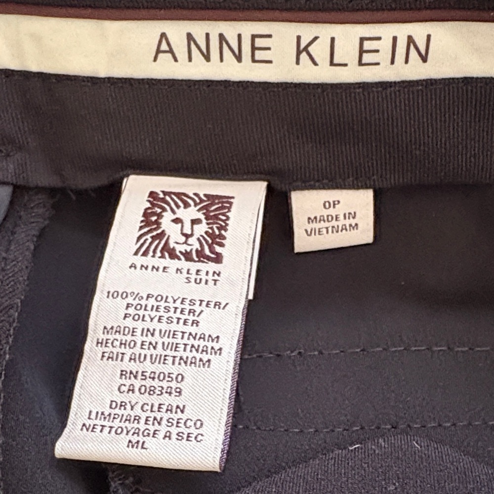 Anne Klein Elegant Black Peplum Pantsuit, Size 0P, Waist 28” - Picture 11 of 14